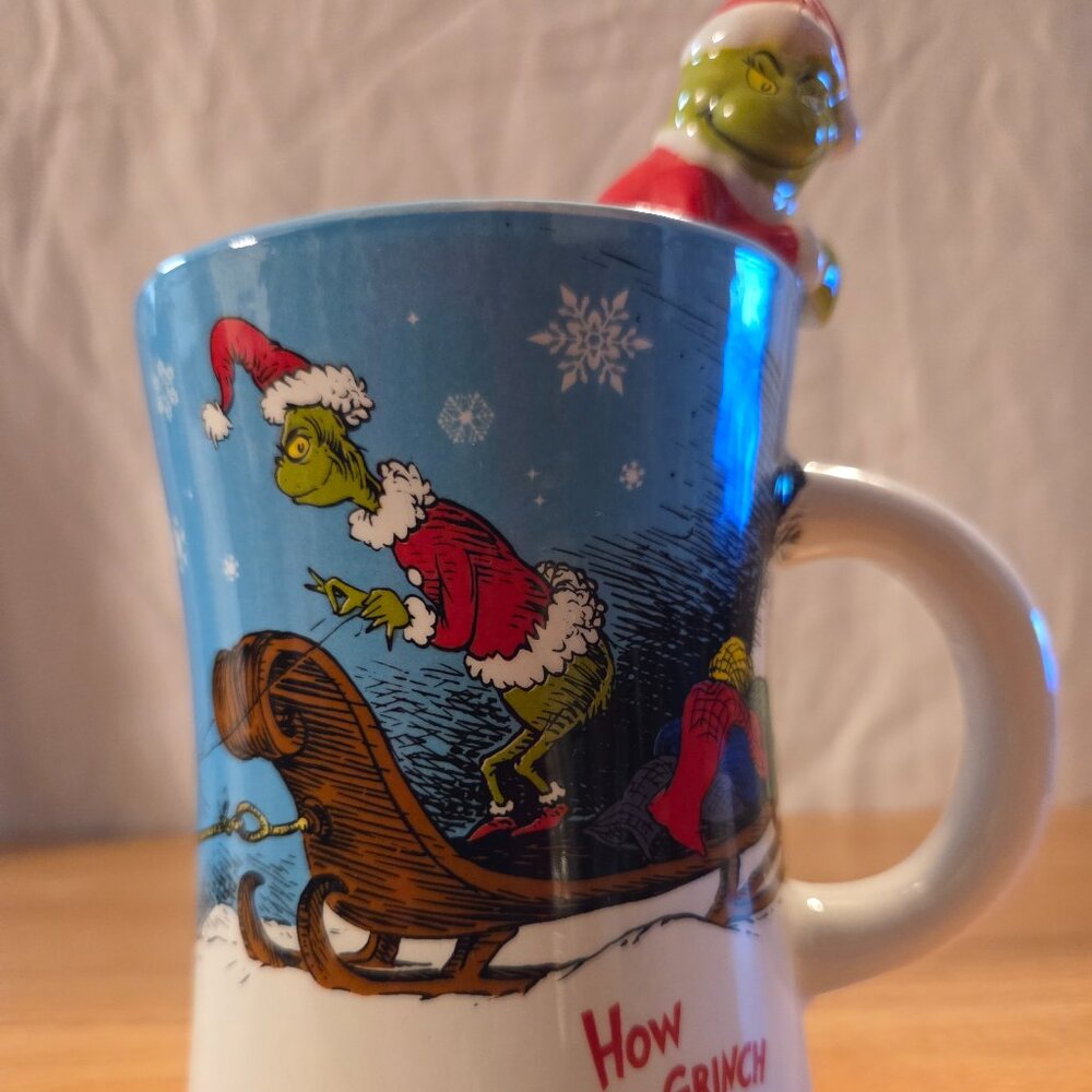 Dr Seuss The Grinch 2025 Christmas  Mug With Figurine New